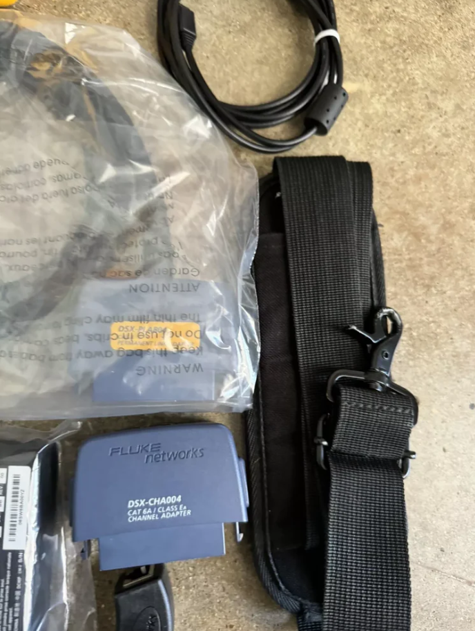 FLUKE Networks DSX-8000 Versiv 2 Cable Certifier Tester Kit